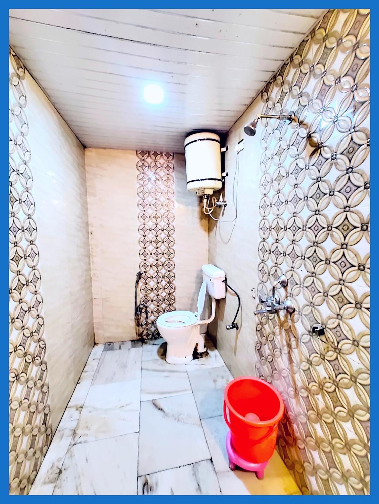 Flattiess ! Hotel Near Mall Road - Open Sitting Area On Terrace With Full Naini Lake View And Mountain Valley View - Wi Fi - Room Service Available - Top Rated Hotel 나이니탈 외부 사진